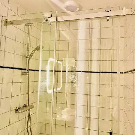 Bed And Breakfast Rotterdam 3*