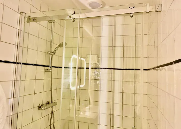 Bed And Breakfast Rotterdam 3*